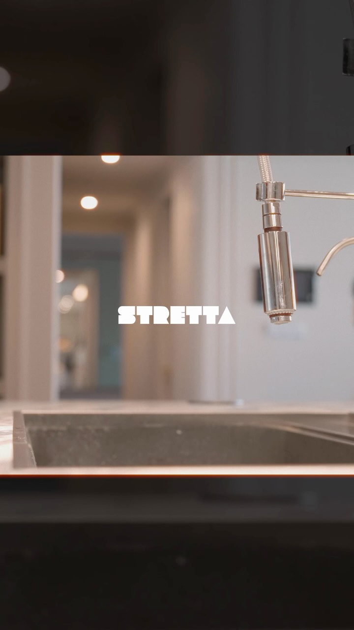주방은 더 조용해지고
손끝은 더 가벼워지다
속으로 스며든 Barazza Flexi Top-mount Sink
속으로 이어지는 Barazza Built-in Flush Channel Stainless Steel
물은 흐르는 자리에서 사라지고 주방을 단정하고 여유롭게 만들어줍니다.
보이지 않아야
비로소 완성되는 디테일
STRETTA @stretta.kr @barazzasrl
#스트레타 #project #barazza #바라짜 #flushchannel sinkbowl